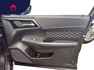 2025 Mitsubishi Outlander Plug-In Hybrid