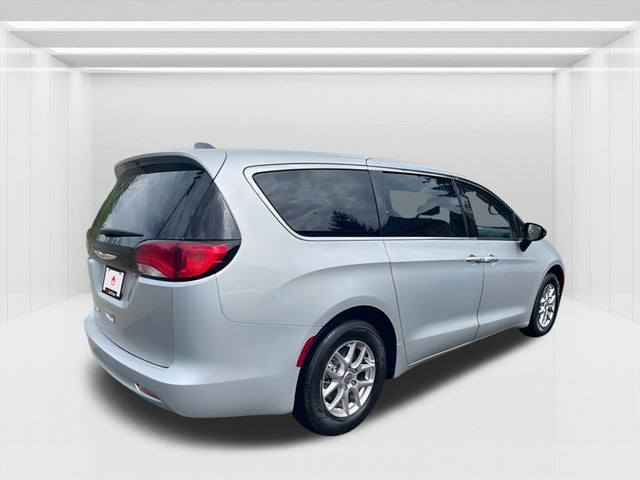 2024 Chrysler Voyager