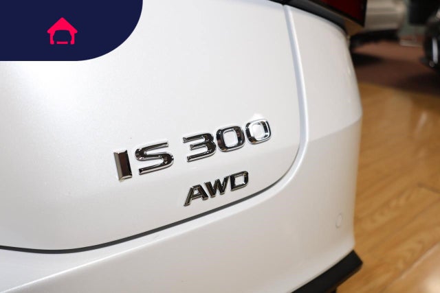 2021 Lexus IS