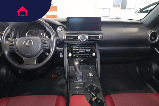 2021 Lexus IS