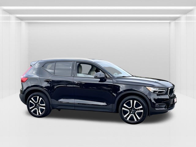 2022 Volvo XC40