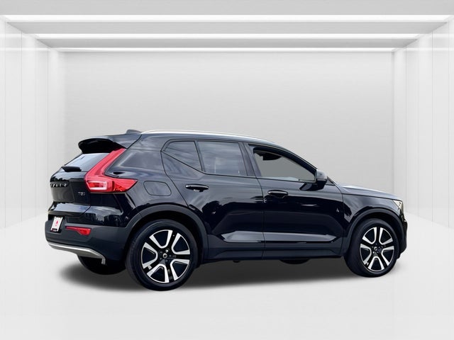 2022 Volvo XC40