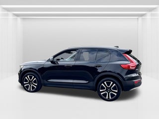 2022 Volvo XC40