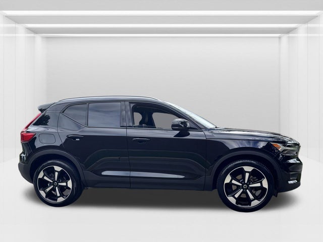 2022 Volvo XC40