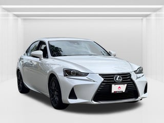 2017 Lexus IS