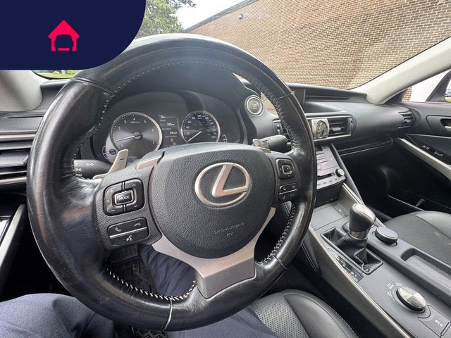 2017 Lexus IS