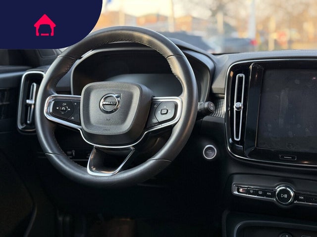 2022 Volvo XC40