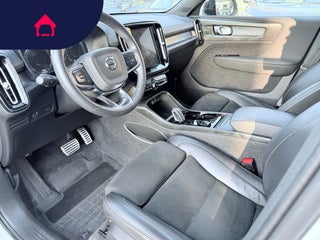 2022 Volvo XC40