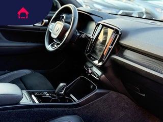 2022 Volvo XC40