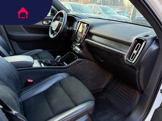 2022 Volvo XC40