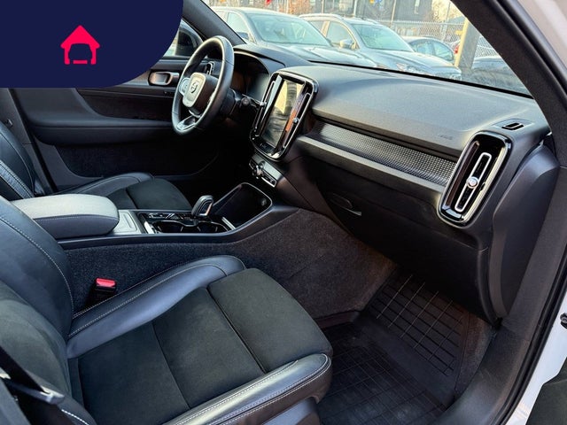2022 Volvo XC40