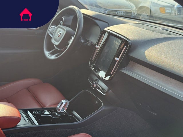 2021 Volvo XC40