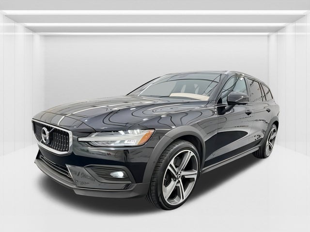 2022 Volvo V60 Cross Country