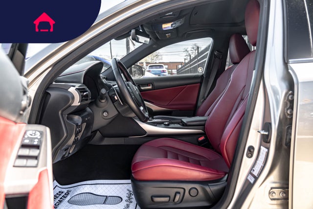 2019 Lexus IS