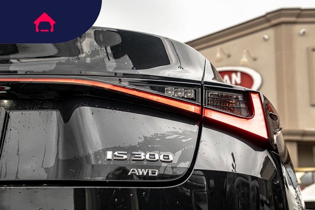 2021 Lexus IS
