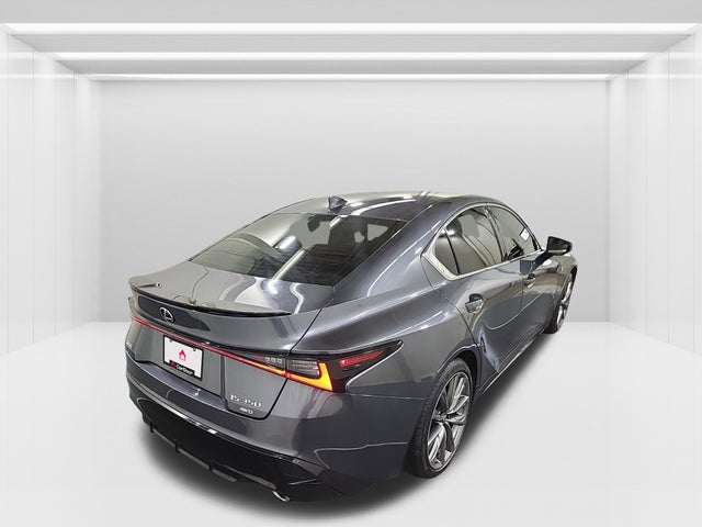 2021 Lexus IS