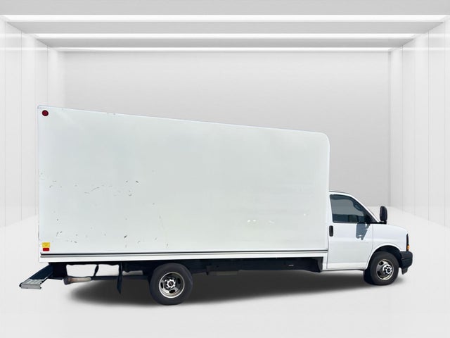 2017 GMC Savana Commercial Cutaway
