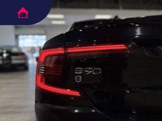 2022 Volvo S90
