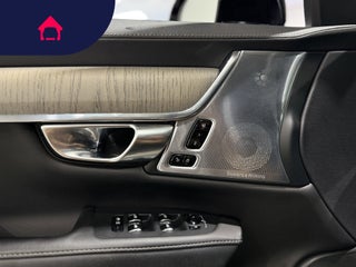 2022 Volvo S90
