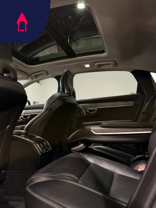 2022 Volvo S90