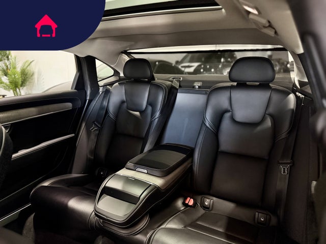 2022 Volvo S90