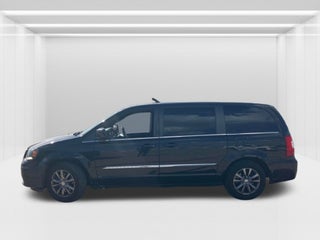 2016 Chrysler Town & Country