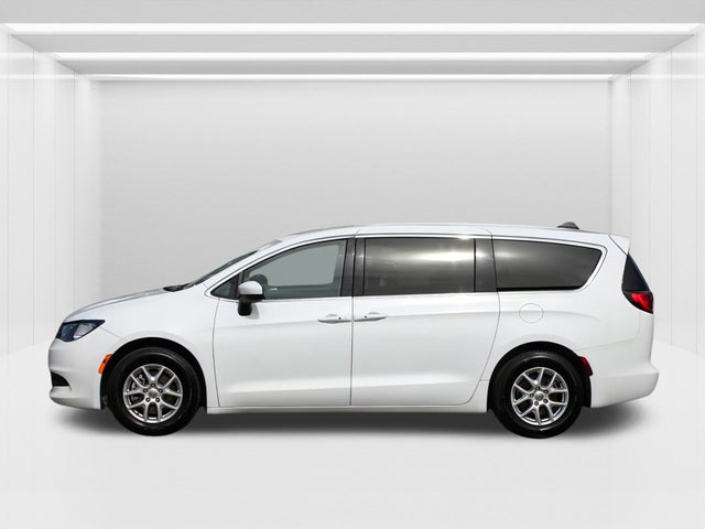 2022 Chrysler Voyager