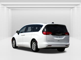 2022 Chrysler Voyager