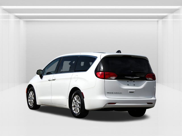 2022 Chrysler Voyager