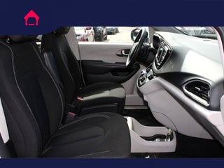 2022 Chrysler Voyager