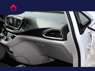 2022 Chrysler Voyager