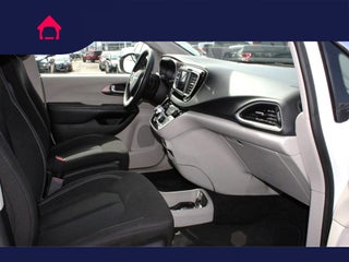 2022 Chrysler Voyager