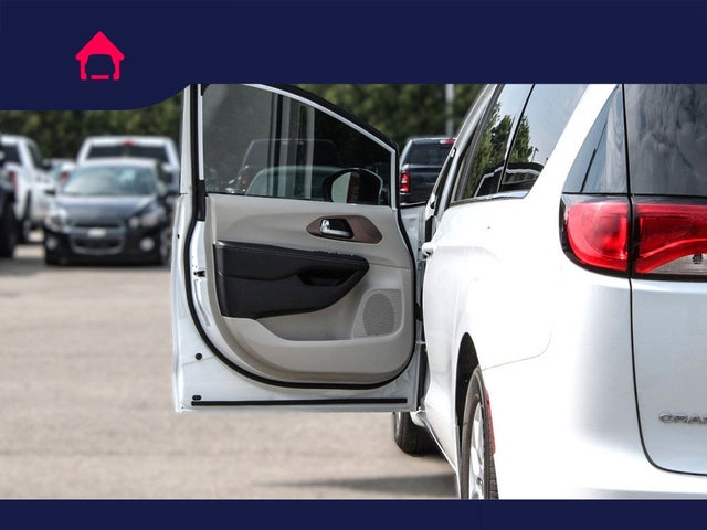 2022 Chrysler Voyager