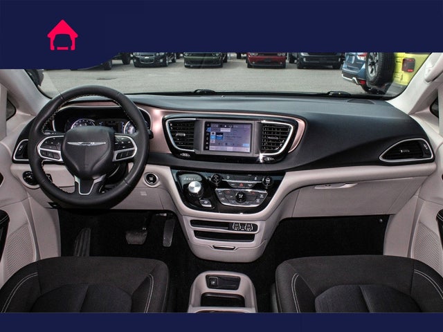 2022 Chrysler Voyager