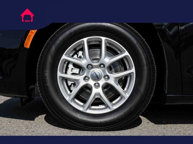 2024 Chrysler Voyager