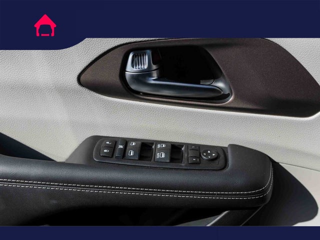 2024 Chrysler Voyager