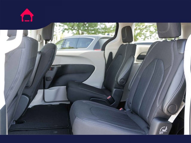 2024 Chrysler Voyager