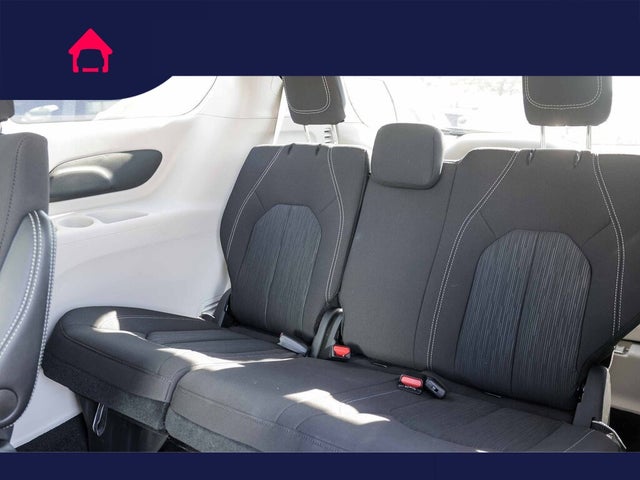 2024 Chrysler Voyager