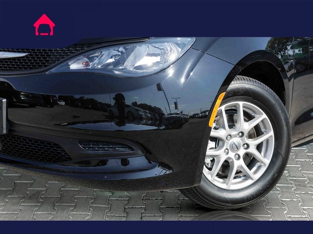 2024 Chrysler Voyager