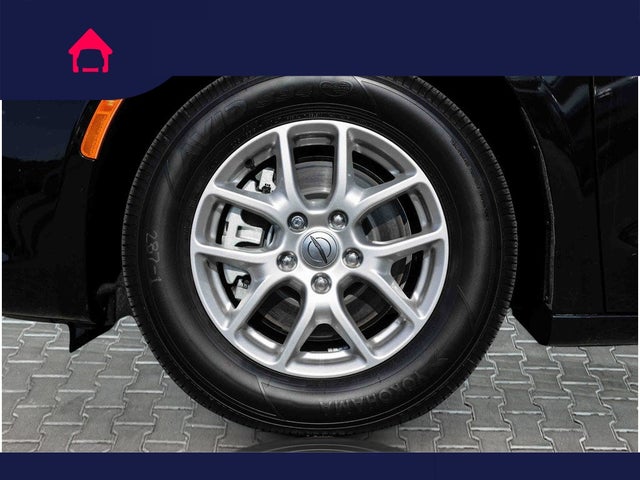 2024 Chrysler Voyager