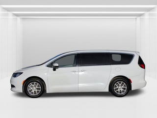 2023 Chrysler Voyager