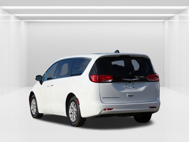 2023 Chrysler Voyager