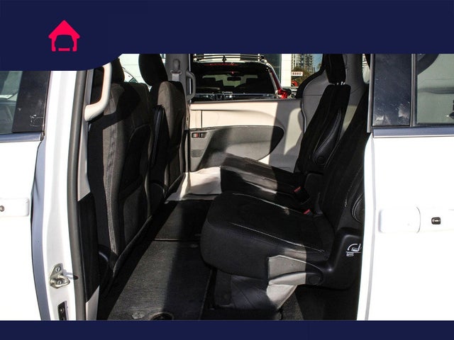 2023 Chrysler Voyager