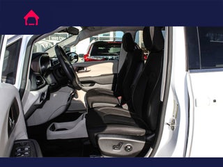 2023 Chrysler Voyager