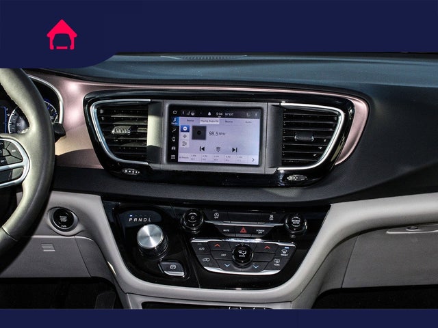 2023 Chrysler Voyager