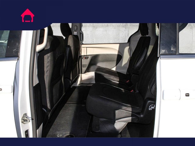 2023 Chrysler Voyager