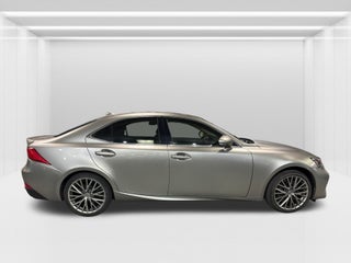 2017 Lexus IS