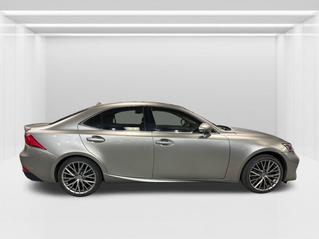 2017 Lexus IS