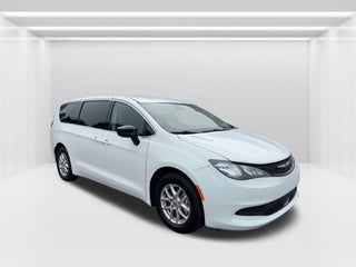 2024 Chrysler Voyager