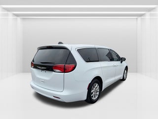 2024 Chrysler Voyager